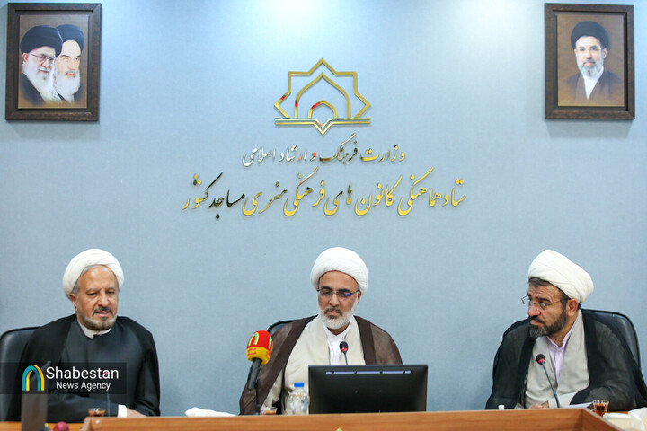 حجت الاسلام بهمن: مبارزه با جنگ شناختی برتر از اقدامات نظامی است/حجت‌الاسلام ملانوری: سنگر روایت درست را ترک کنیم دشمن آن را پر می‌کند