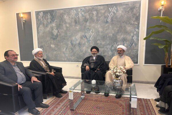 مطالبات حجاج خراسان شمالی در دیدار با حجت الاسلام نواب مطرح شد