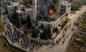 صهیونیست‌ها یک  نمازخانه را در «مخماس» به آتش کشیدند