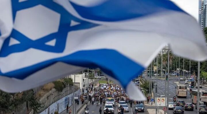 ورزشگاه‌های اروپا به صحنه اعتراض به اسرائیل و حمایت از فلسطین تبدیل شدند