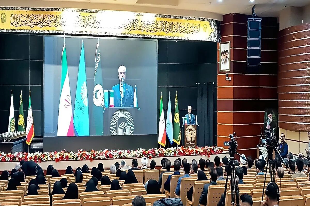 محیط دانشگاه باید قرآنی باشد