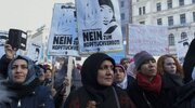 اعتراض‌ها به ممنوعیت حجاب دختران زیر ۱۴ سال در مدارس اتریش ادامه دارد