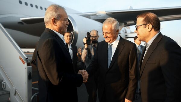 پزشکیان وارد ارمنستان شد