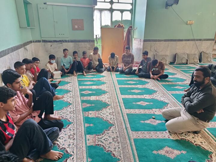 دیدار مدیر ستاد کانون‌های مساجد هرمزگان با اعضای کانون منتظران منجی در رودان