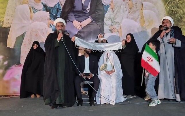 مراسم عقد در میدان شهید طهرانی مقدم!