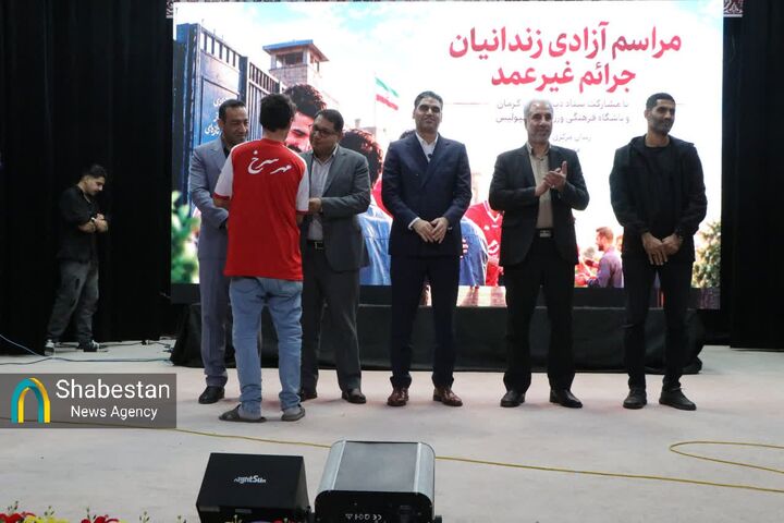 آزادی ۱۰ نفر زندانی جرائم غیرعمد کرمانی با همکاری باشگاه پرسپولیس انجام شد