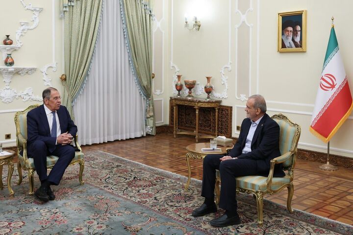 ایران و روسیه می‌توانند نقش مؤثری در تقویت صلح و نظم چند جانبه‌گرا ایفا کنند