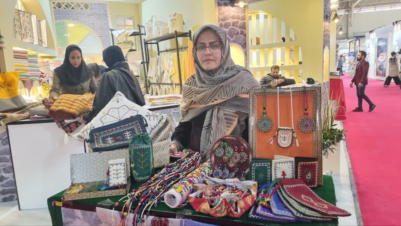 «گره شمسک» گره‌گشای اشتغال بانوان شد/ احیای میراث مادربزرگ‌ها در سه‌قلعه