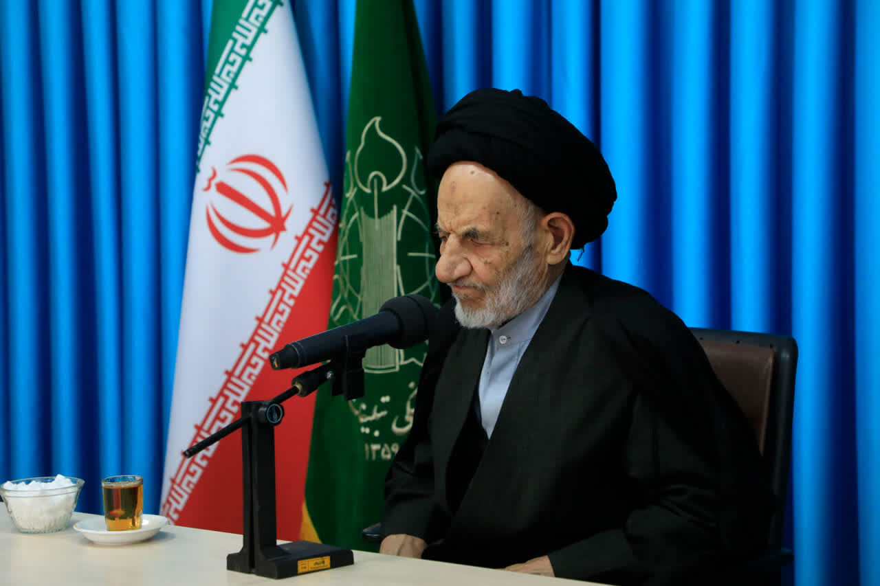 ناآگاهی جامعه فرصتی برای نفوذ و سلطه دشمنان است