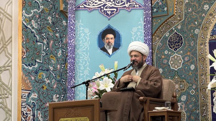 انس با قرآن؛ از مهم‌ترین جلوه‌های سیره حضرت زهرا(س)