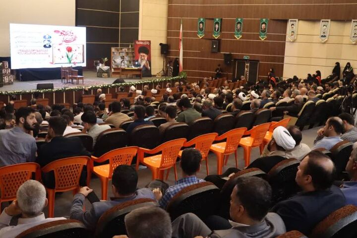شهدای دانشجو الگوی نسل جوان در میدان نبرد و جهاد علمی هستند
