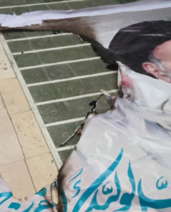 آتش‌زدن موکب مسجد حاج سیدتقی تقوی اراک پس از ۲۳۰ شب خدمت/ عزم فرزندان مسجد برای حفظ سنگر خیابان راسخ‌تر شد