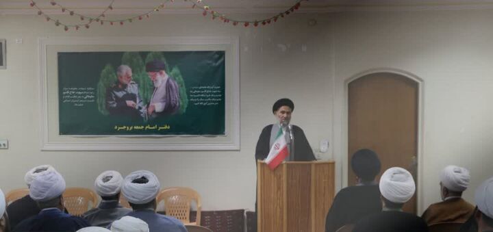 نقش مساجد در بصیرت‌افزایی و روشنگری دینی باید پررنگ شود