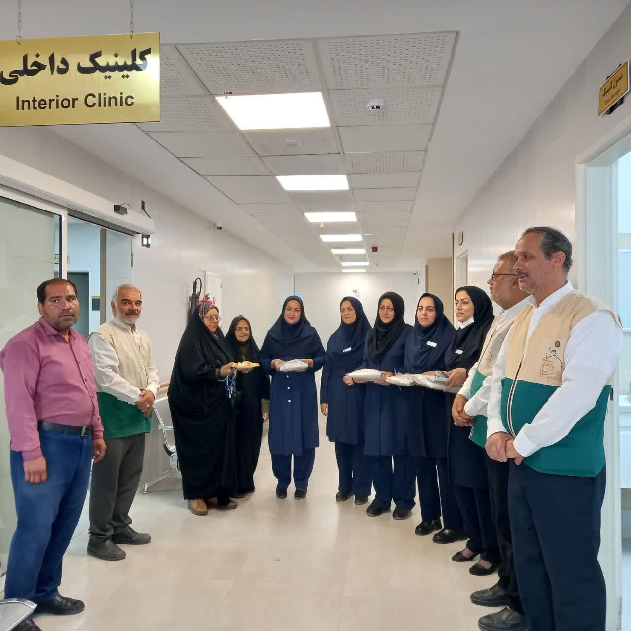 از تجلیل پرستاران گمنام تا اختصاص ۱۴۰ میلیون ریال برای درمان بیماران خاص؛ روایت مهربانی خادمیاران رضوی در آران و بیدگل