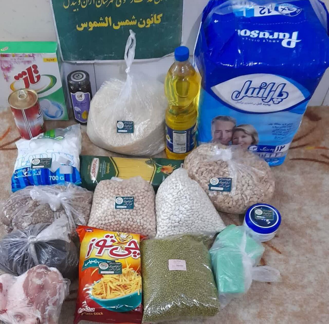 از تجلیل پرستاران گمنام تا اختصاص ۱۴۰ میلیون ریال برای درمان بیماران خاص؛ روایت مهربانی خادمیاران رضوی در آران و بیدگل