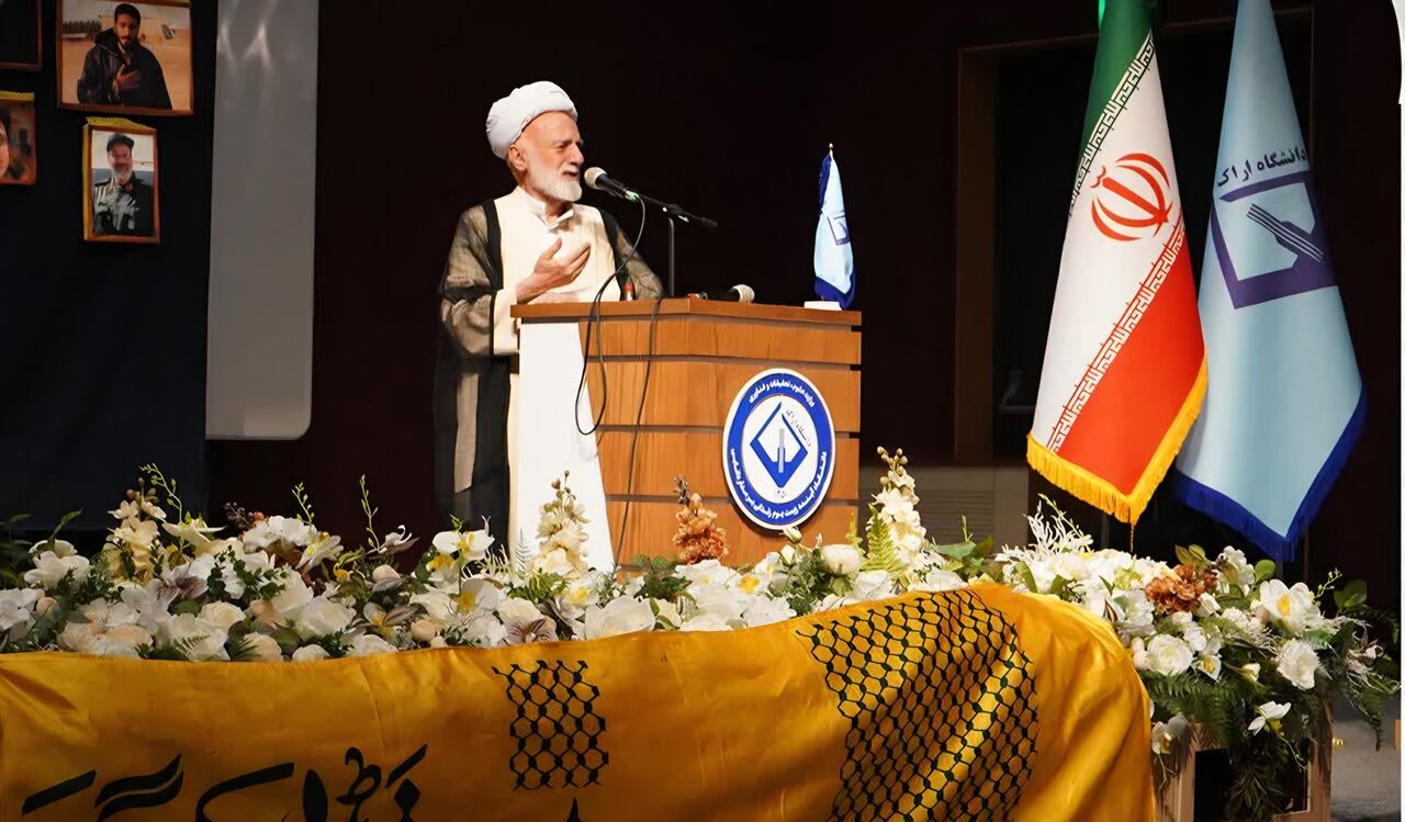 علم باید در خدمت حل مسائل جامعه باشد