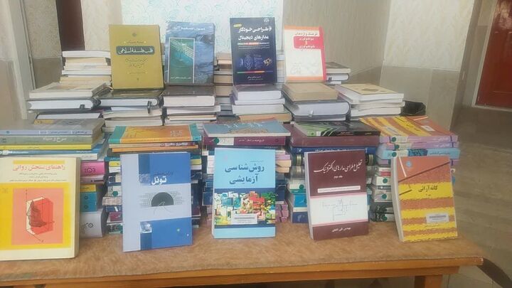 اهدای بیش از ۲ هزار نسخه کتاب علمی و دانشگاهی به کتابخانه‌های عمومی آران و بیدگل