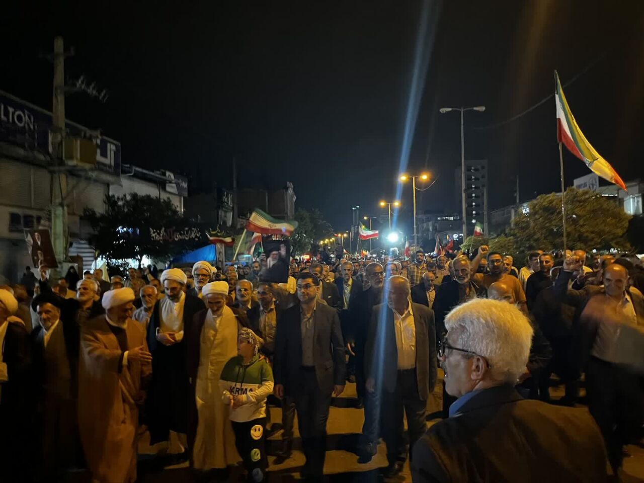 سنگر خیابان، حماسه بچه مسجدی های مازندران