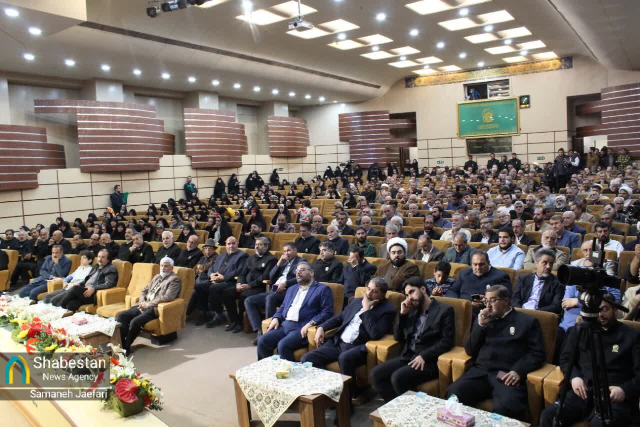 هنر میتواند پیام معنوی فرهنگ رضوی را به جهانیان منتقل کند