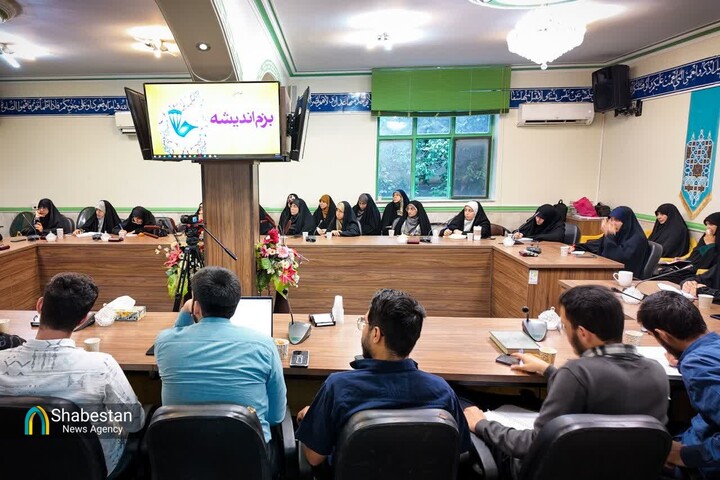 «بزم اندیشه» با محوریت جنگ و تربیت