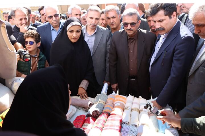 بازدید معاون رئیس‌جمهور از دهکده نساجی سنتی رویین در خراسان شمالی