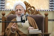 توصیه آیت‌الله جوادی آملی به نظامیان: مبادا لحظه‌ای دست‌تان از روی ماشه کنار برود!