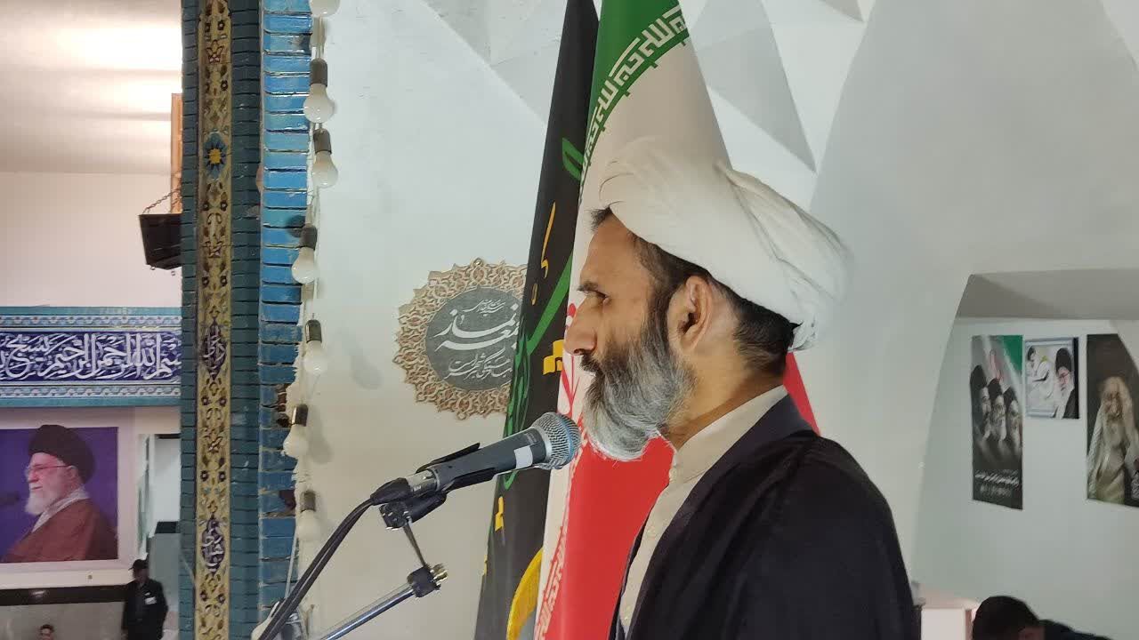 ایستادگی مردم ایران برای حفظ آرمانهای انقلاب/ مسئولان از فشار معیشتی بکاهند
