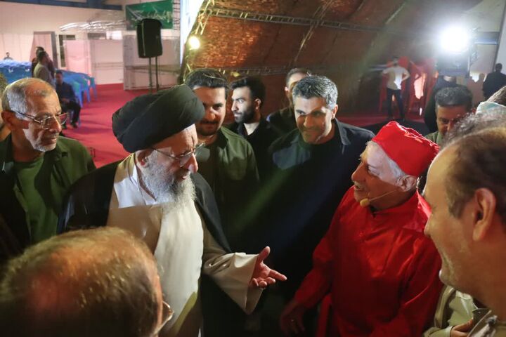 یاد شهدا باید با زبان هنر برای نسل‌های آینده روایت شود