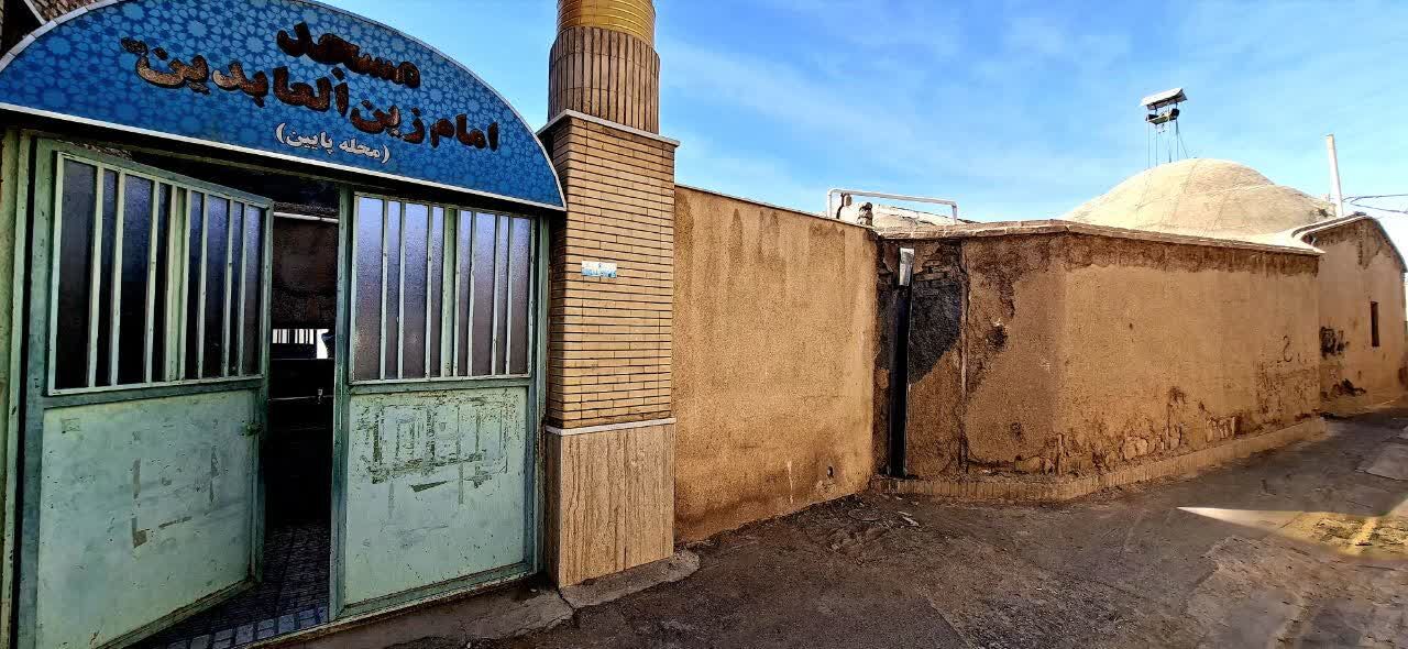 مرمت مسجد محله پایین قاین آغاز شد