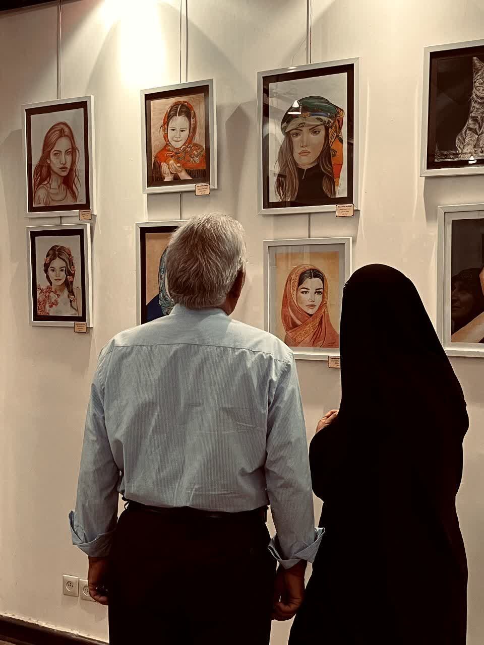 استعدادهای هنری پشت درهای بازار؛ بانوان هنرمند حمایت میخواهند