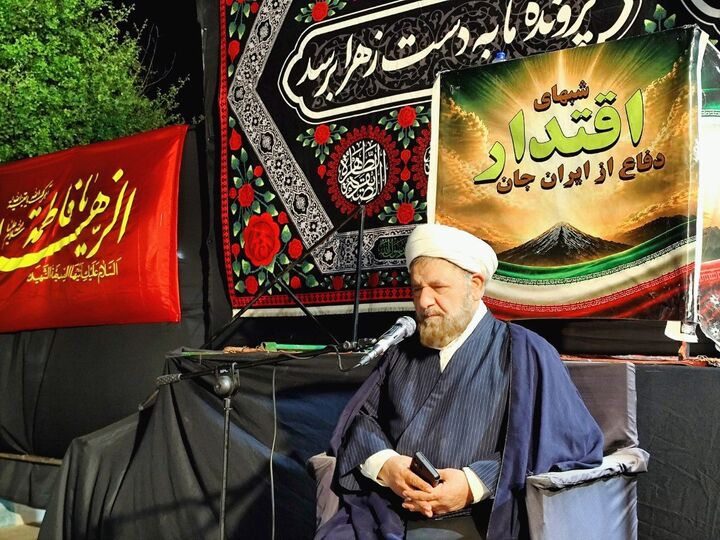 وحدت ملت ایران معجزه الهی/ دشمن با نفوذ و اختلاف‌ افکنی به‌دنبال تضعیف انسجام ملی است