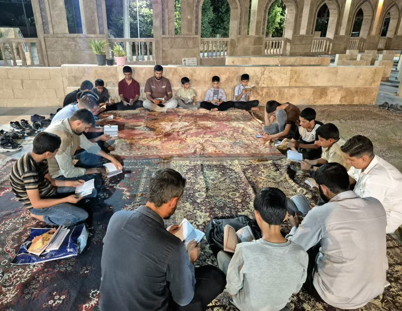 نوجوانان مسجد امام حسین(ع) جهرم در محفل «شبی با شهدا» گرد هم آمدند