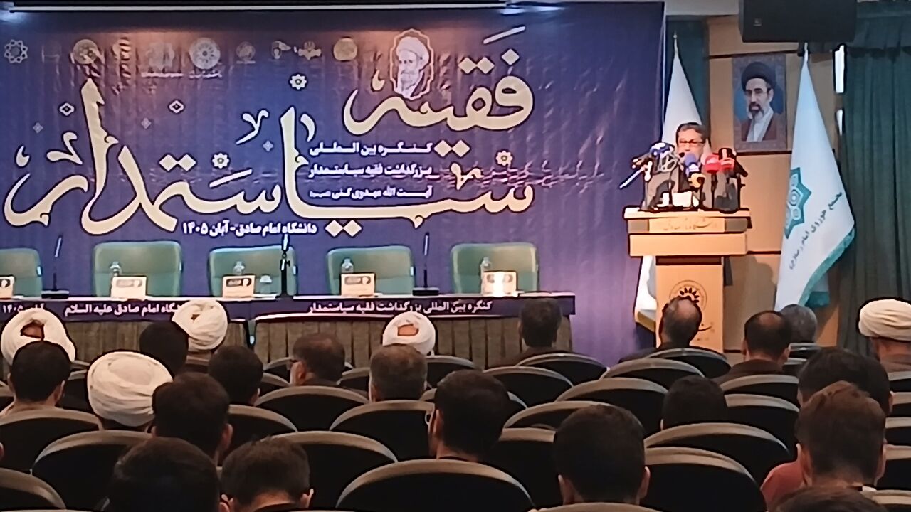 آیتالله مهدوی کنی(ره)، مرد محراب و میدان/ فقاهت و سیاست را هنرمندانه جمع کرد