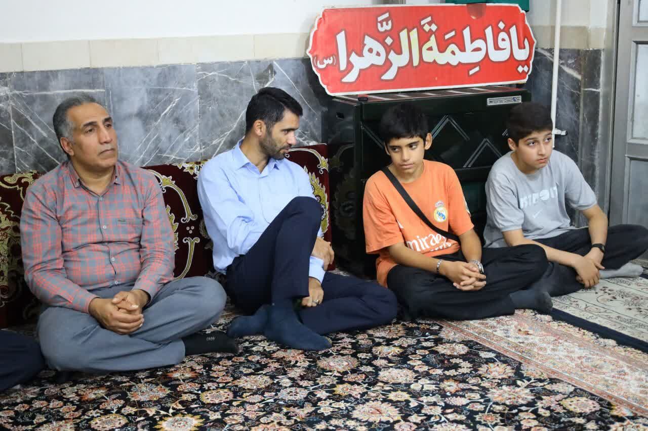 مسجد؛ کانون عبادت، پایگاه بصیرت و میداندار گرهگشایی از محلات