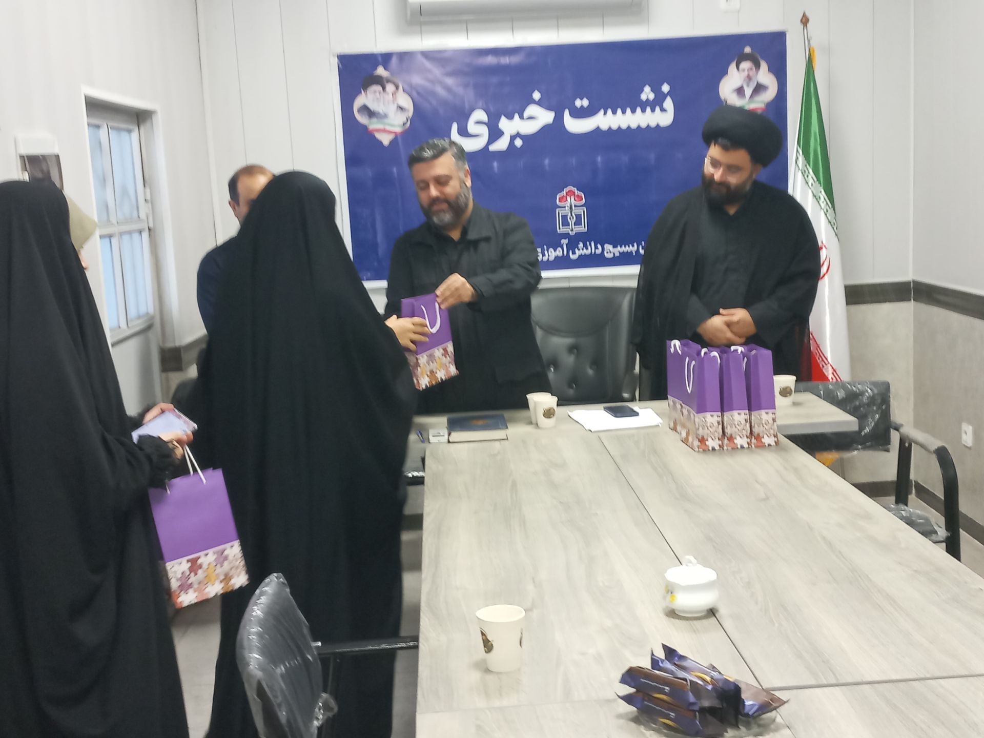 گرامیداشت ۱۳ آبان با بیش از ۲۰ عنوان برنامه در گیلان / از تجدید بیعت دانشآموزان با ولی فقیه تا طرح «مبین» در ۳۰۰ مدرسه