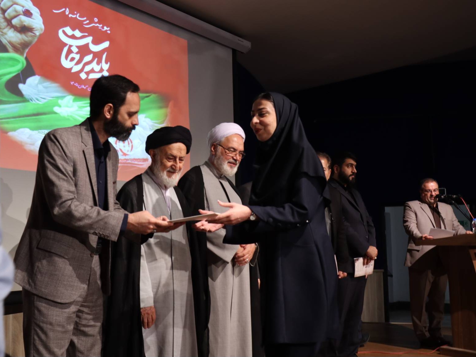 درخشش خبرنگار شبستان گیلان در پویش رسانهای «باید برخاست» / رتبه نخست بخش خبر برای «نوشین کریمی»