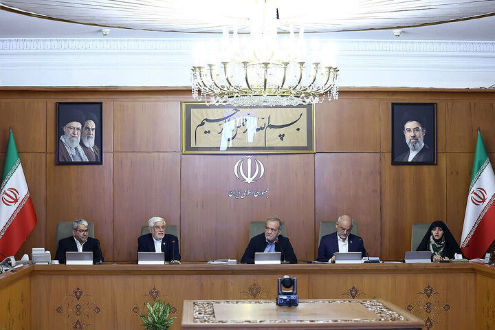رئیس‌جمهور: دولت برای عبور از شرایط «نه جنگ، نه صلح» تلاش می‌کند
