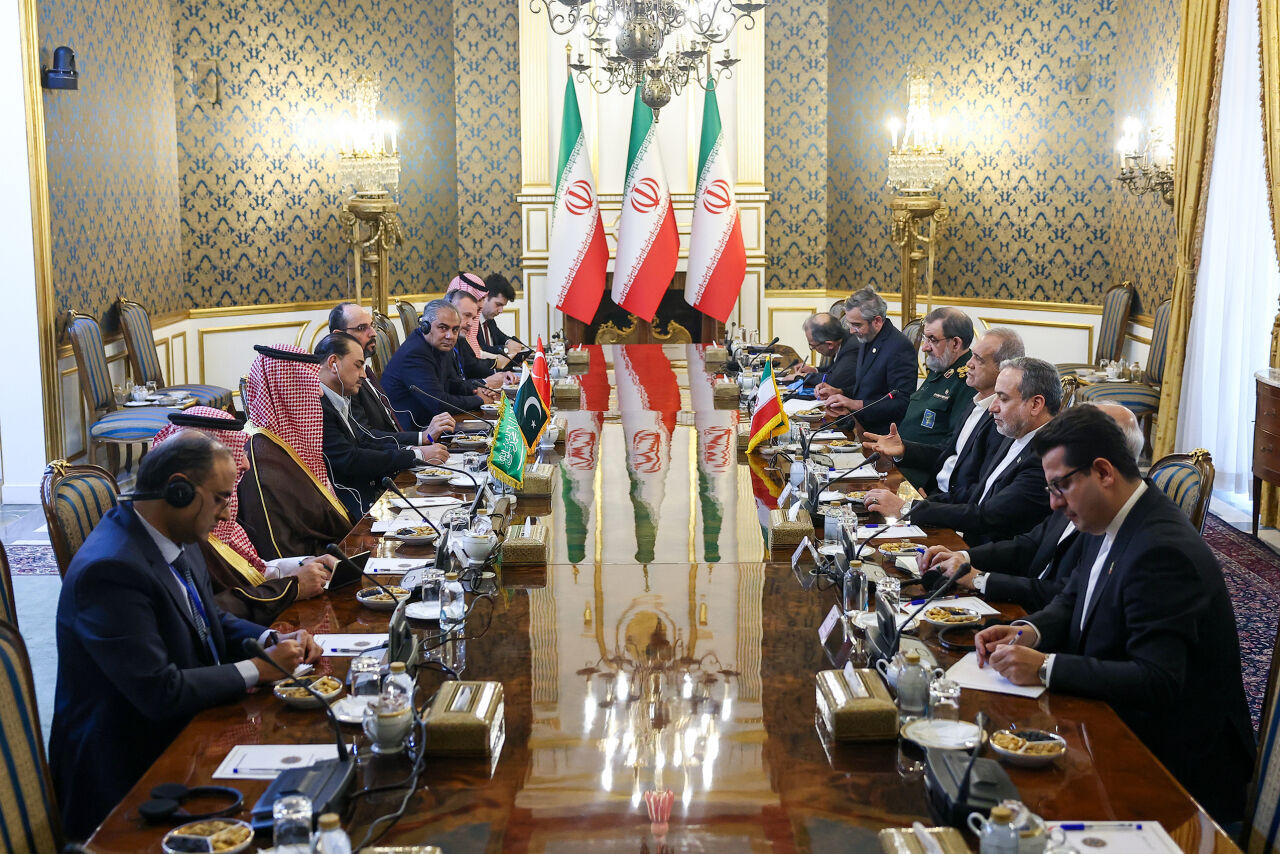 نشست تهران، تاکیدی بر گذار از امنیت تقابلی به امنیت مشاع