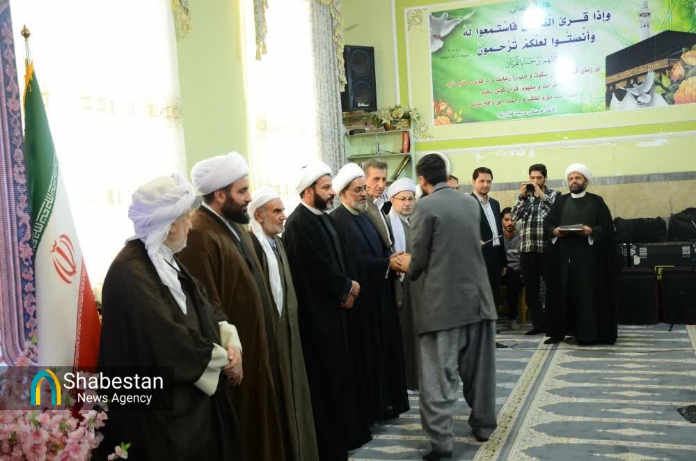 رقابت ۷۰ نفر در مسابقات قرآن طلاب اهل سنت کرمانشاه؛ معرفی ۱۳ برگزیده