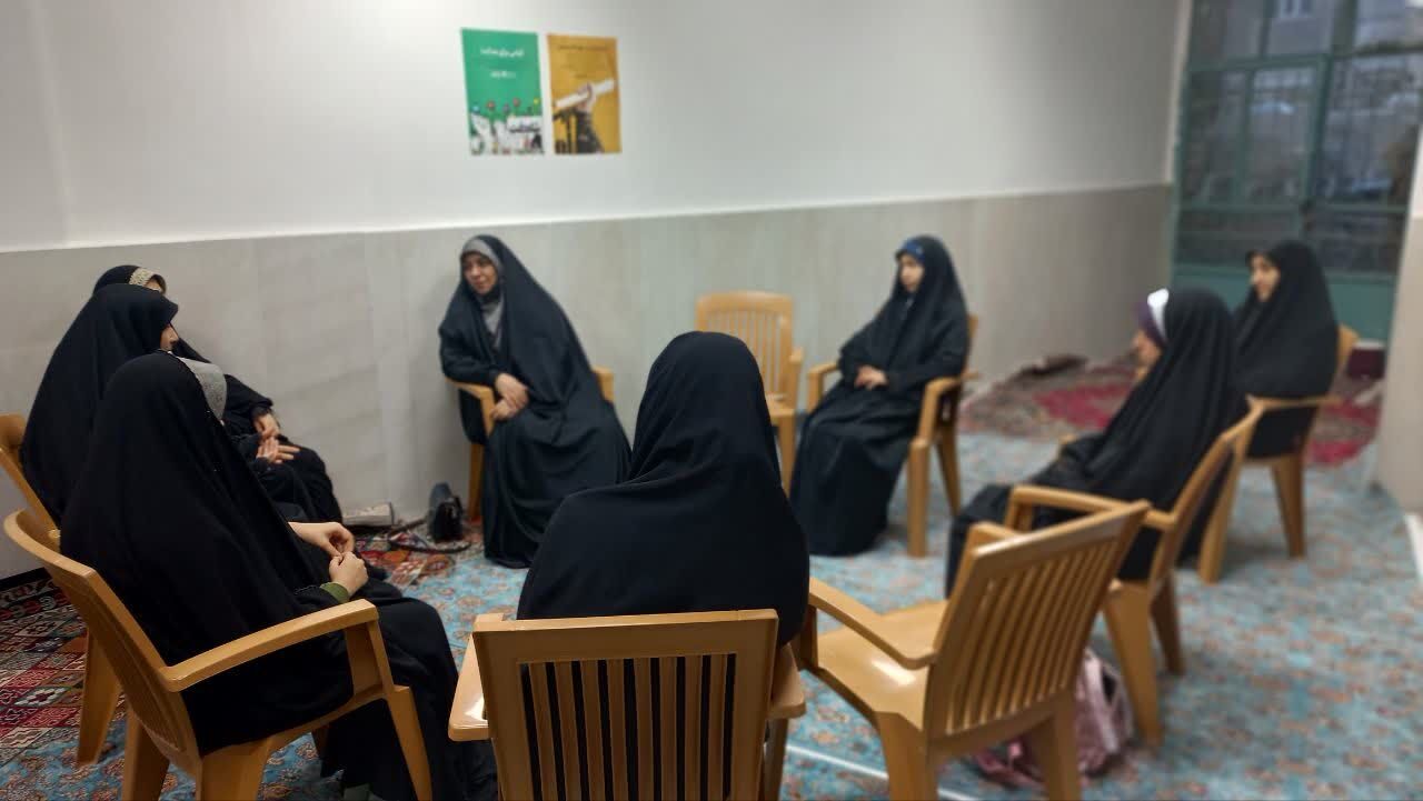 «پنجشنبههای دخترانه» در کانون شهید کاظمی جهانگیری؛ از حلقه صالحین تا گفتوگوهای معنوی با نوجوانان