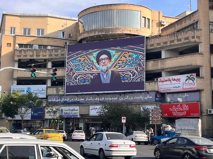 دیوارنگاره های تبریز به یاد نخستین شهید محراب انقلاب مزین شدند