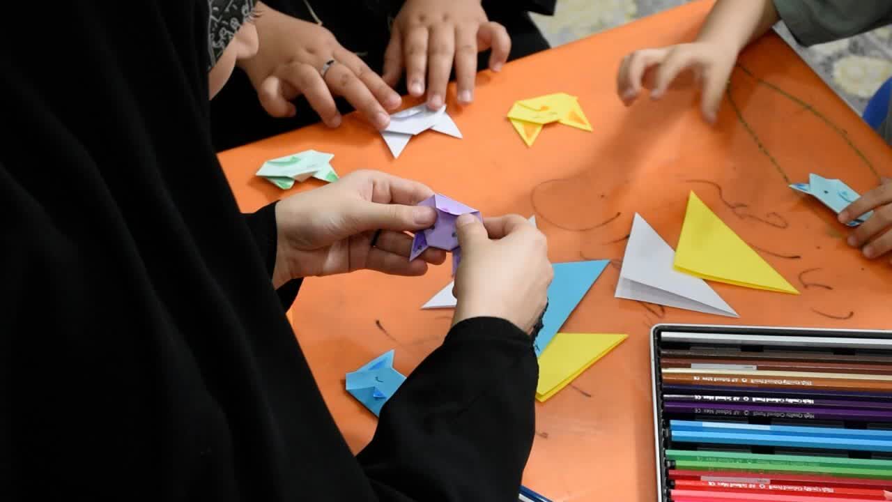 مصلی آران و بیدگل در تسخیر شور خدمت نوجوانان رضوی؛ از غرفه‌آرایی فاطمی تا چایخانه امام رضا(ع)
