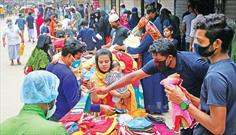 بازارهای بنگلادش در آستانه عید سعید فطر باز می شوند