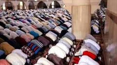 مسلمانان نیجریه نماز عید فطر را در خانه های خود اقامه می کنند