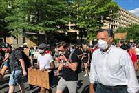حضور سناتور آمریکایی در تظاهرات ضددولتی