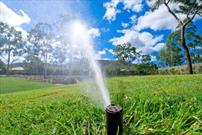اجرای سیستم آبیاری نوین ۶۰۰ هکتار از اراضی کشاورزی آران‌ و بیدگل