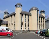 مسجد مرکزی «داندی» به شکل هندسی ذوزنقه در «اسکاتلند» بریتانیا