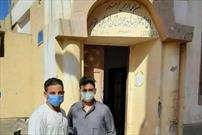 جوانان مسیحی، ماسک رایگان میان نمازگزاران در مصر توزیع کردند