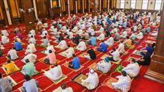 برگزاری نماز جمعه پس از ۴ ماه تعطیلی مساجد به دلیل ویروس کرونا در کویت