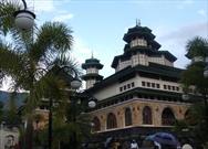 مسجد شهر اندونزی با معماری سبک تایلندی